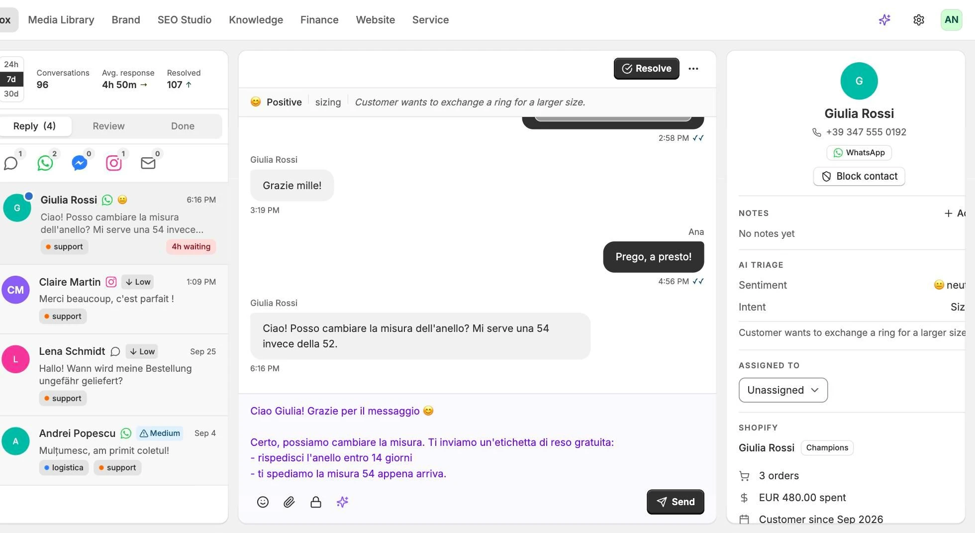 Opvelo customer inbox: conversations in Italian, French, German and Romanian, with a drafted reply